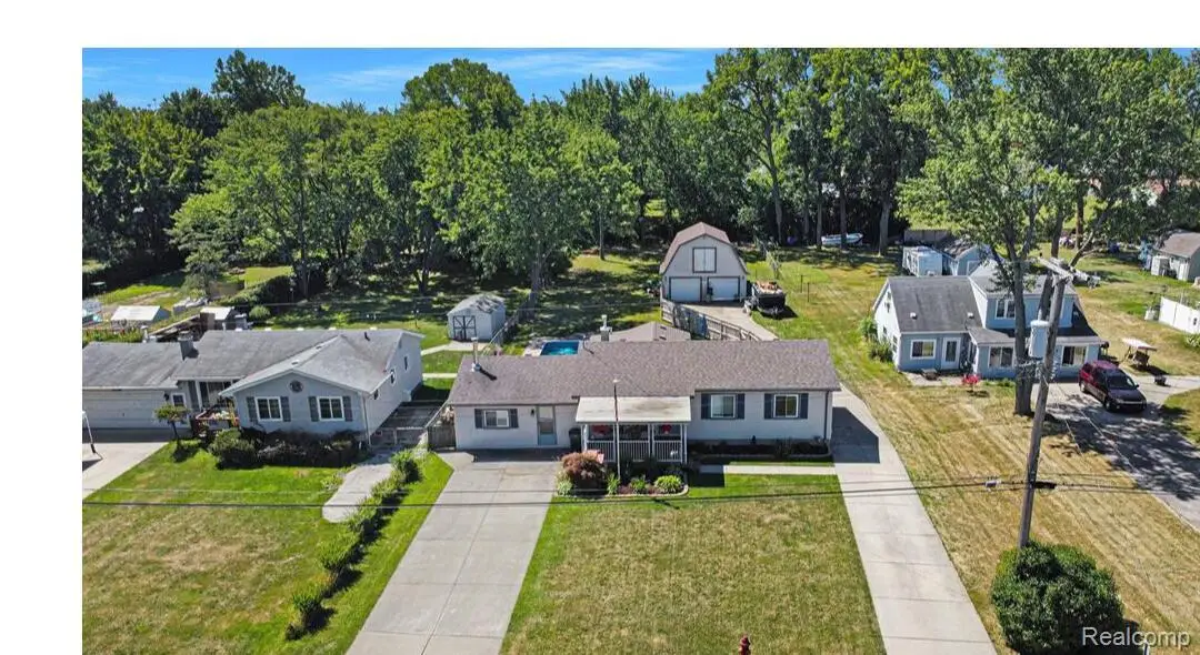 2752 Dashwood DR, Troy, MI 48083 - #1