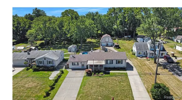 2752 Dashwood DR, Troy, MI 48083