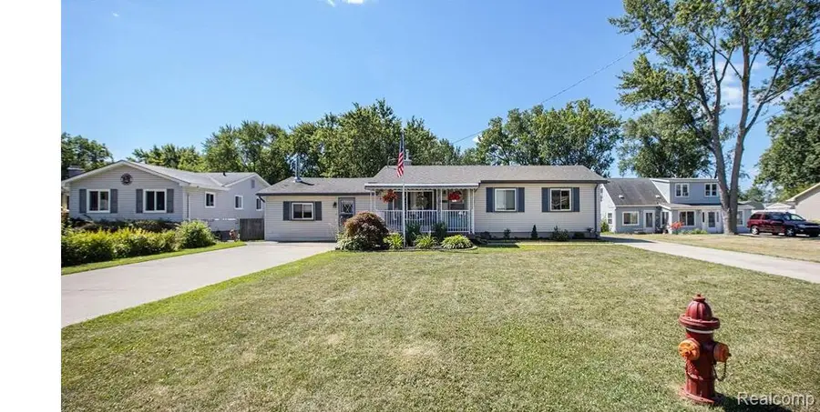 2752 Dashwood DR, Troy, MI 48083 - #3