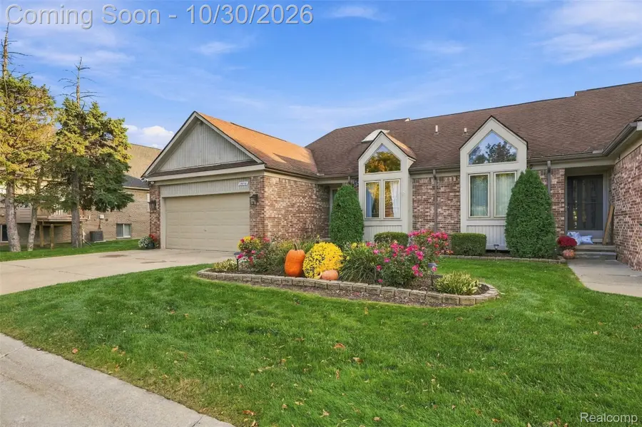 15860 Angelo LN, Clinton Township, MI 48038 - #2