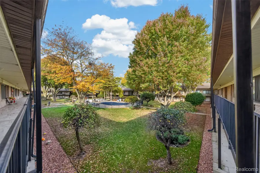 995 N Cass Lake RD 1 # #239, Waterford, MI 48328 - #3