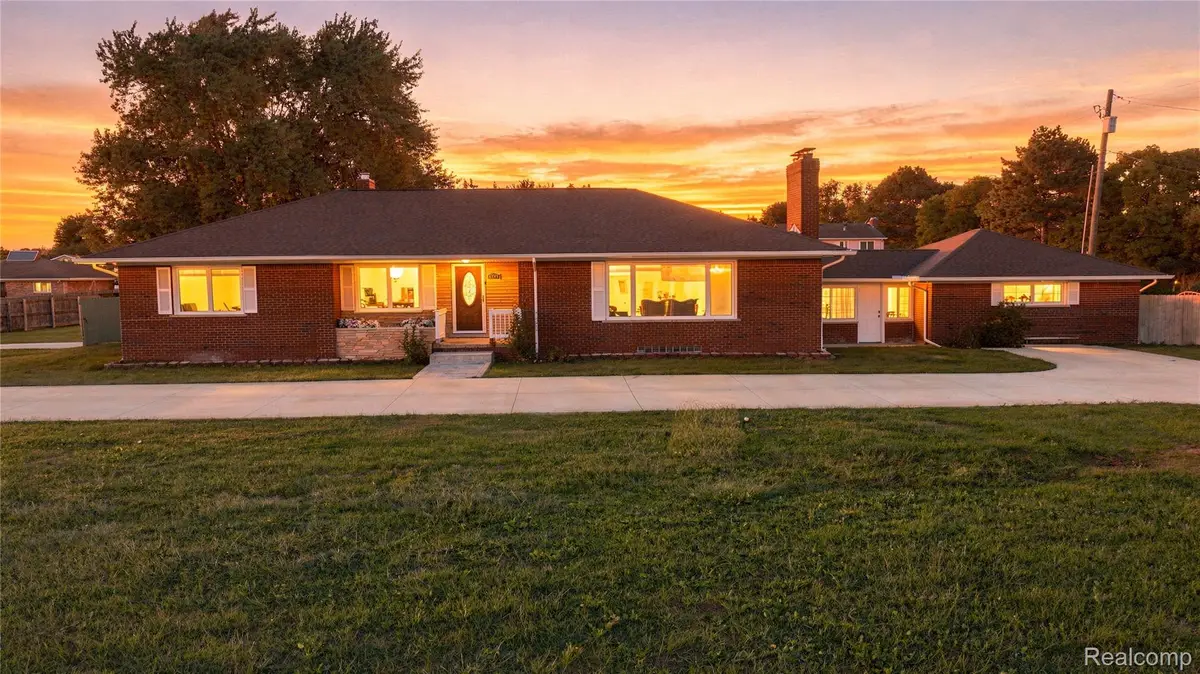 5353 18 Mile RD, Sterling Heights, MI 48314 - #1