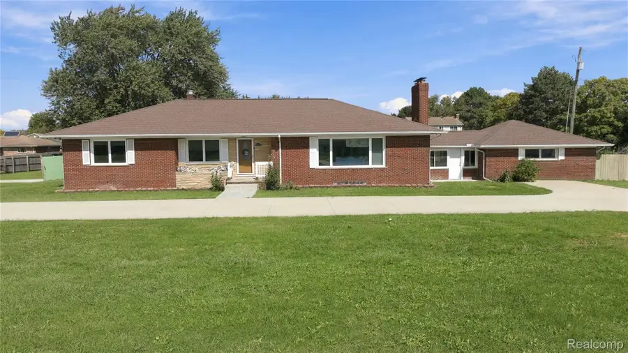 5353 18 Mile RD, Sterling Heights, MI 48314 - #3