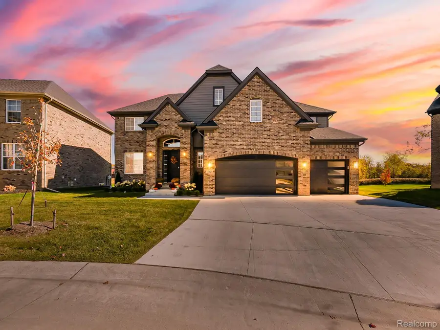 42420 Alagna DR, Sterling Heights, MI 48314 - #2