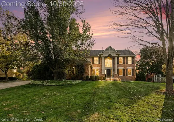 3627 Sunnyside CT, Rochester, MI 48306