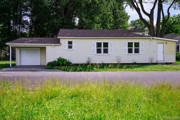 36807 JEFFERSON AVE, HarrisonTownship, MI 48045