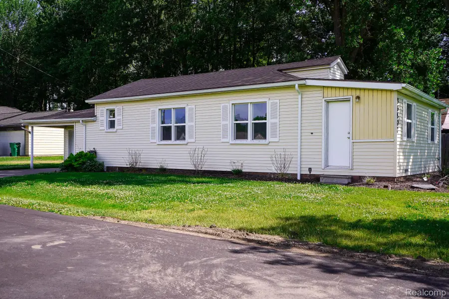 36807 JEFFERSON AVE, Harrison Township, MI 48045 - #3