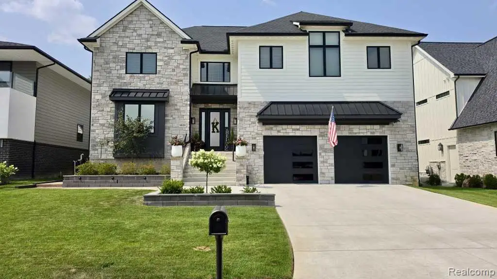 1820 Sadie Shore DR, Commerce, MI 48382 - #1