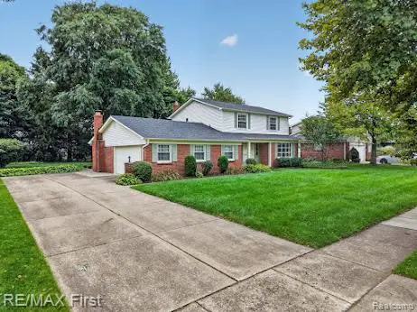 3856 Estates DR, Troy, MI 48084 - #2