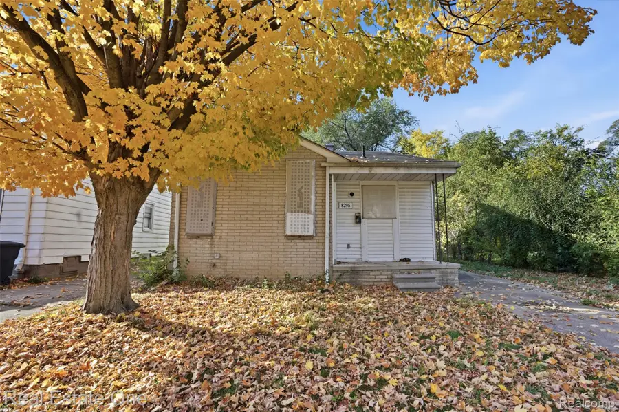 8295 Terry ST, Detroit, MI 48228 - #2