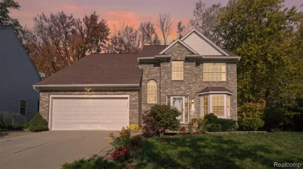 2433 Cedar Knoll DR, Troy, MI 48083