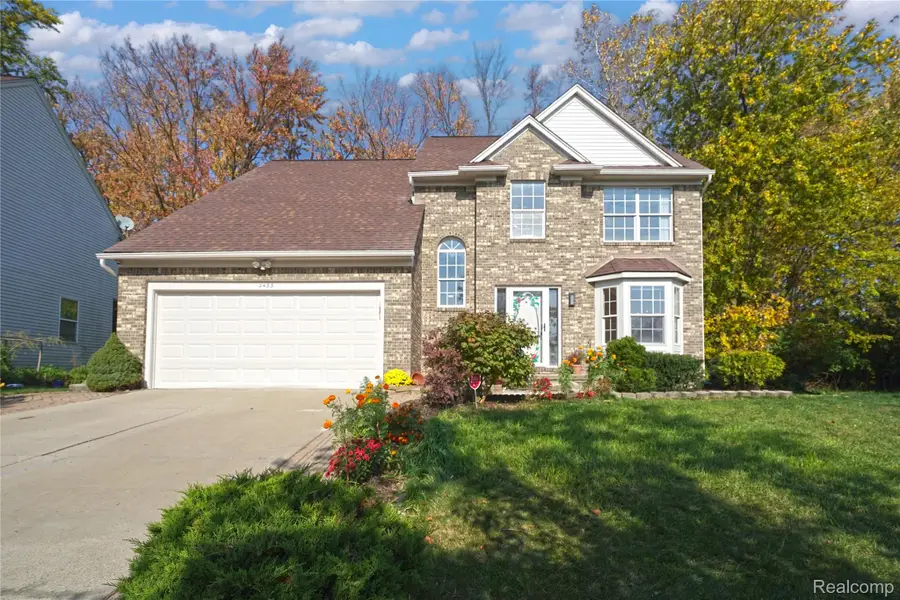 2433 Cedar Knoll DR, Troy, MI 48083 - #2