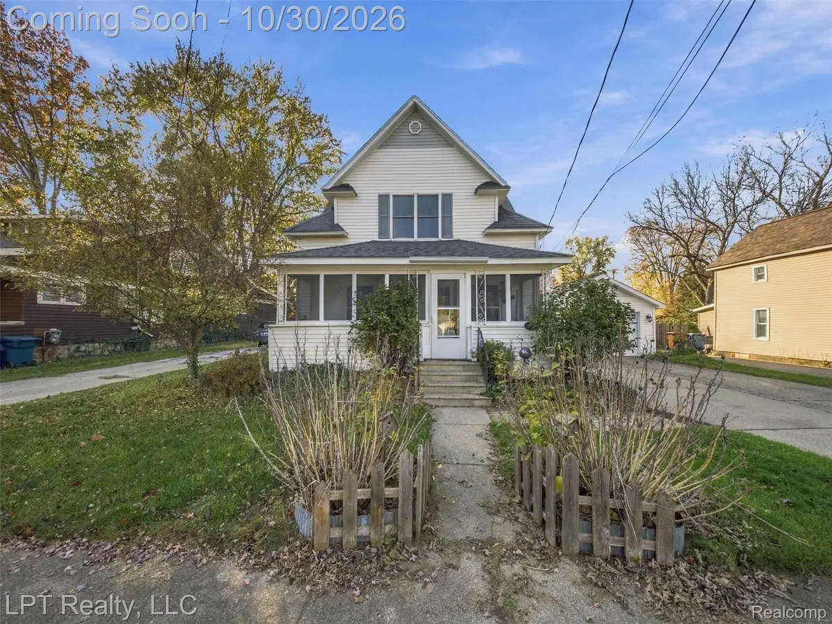 206 S Saginaw ST, Montrose, MI 48457 - #1