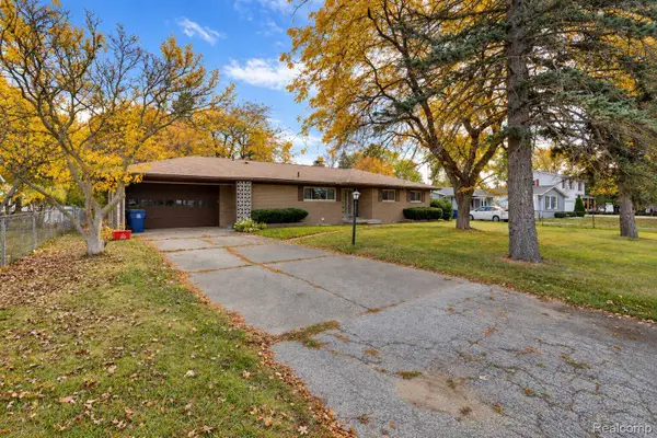 2850 Hemmeter RD, Saginaw, MI 48603