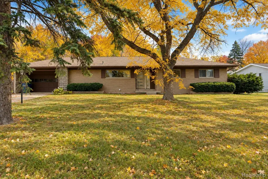 2850 Hemmeter RD, Saginaw, MI 48603 - #2