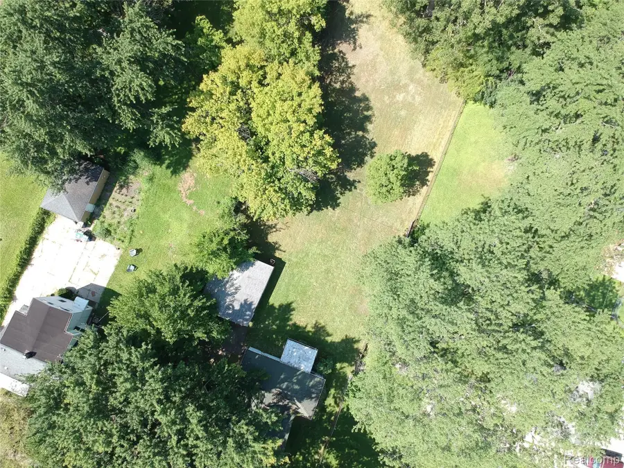 25601 PETER KALTZ RD, Warren, MI 48091 - #3
