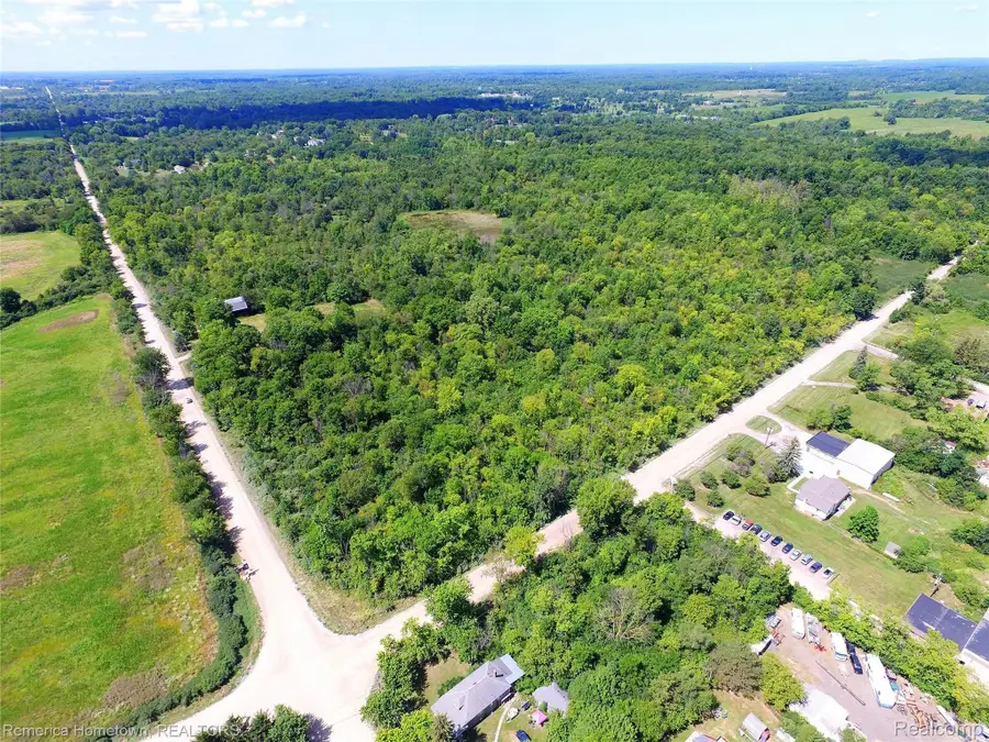 9343 FIVE MILE RD, Salem, MI 48178 - #2
