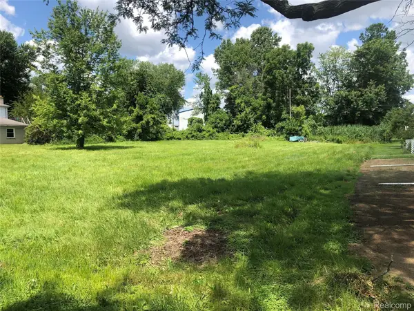 2 HAMER, NewBaltimore, MI 48047