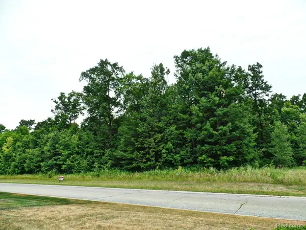 33 FOREST GATE CRT, GrandBlanc, MI 48439
