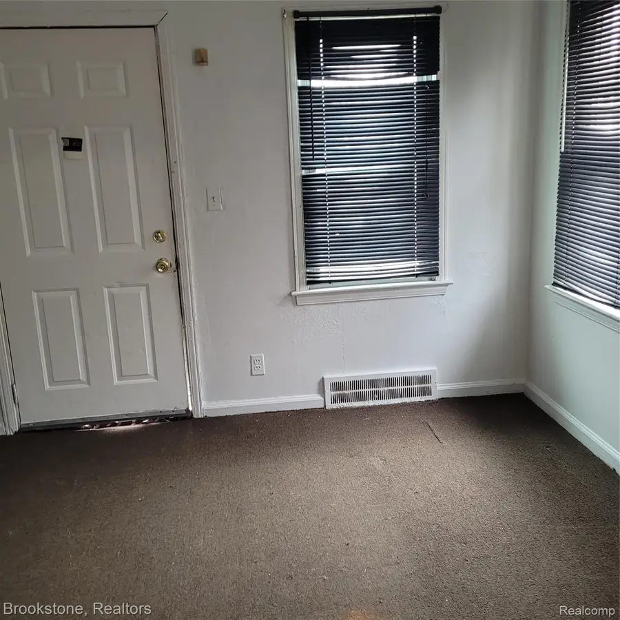 18411 STOUT ST, Detroit, MI 48219 - #3