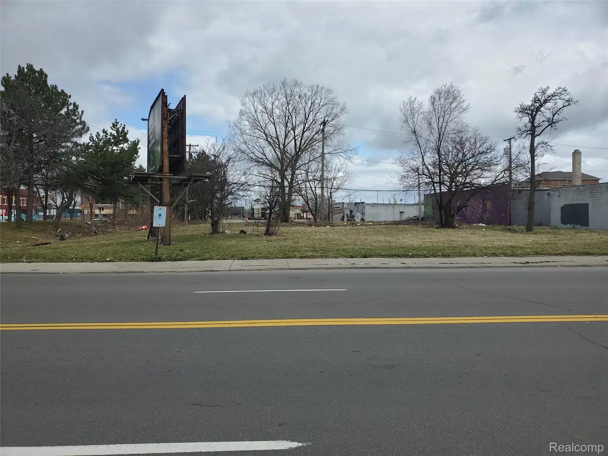 2133 E VERNOR, Detroit, MI 48207 - #1