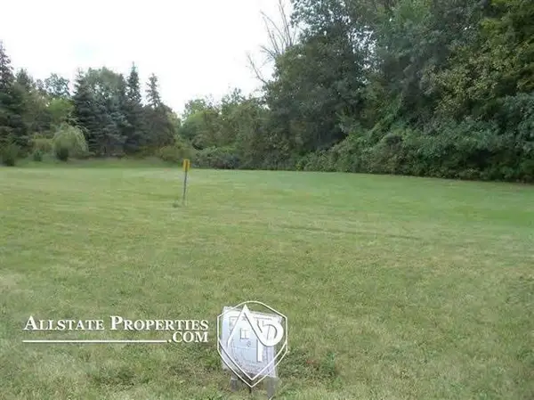 10460 Golfview CT, Davison, MI 48423