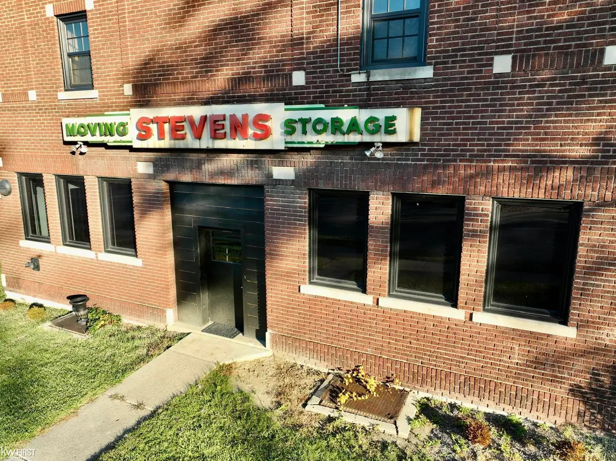 1273 Broadway BLVD, Flint, MI 48506 - #1