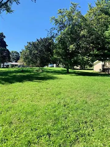 8520 Appleblossom LN, Flushing, MI 48433 - #1