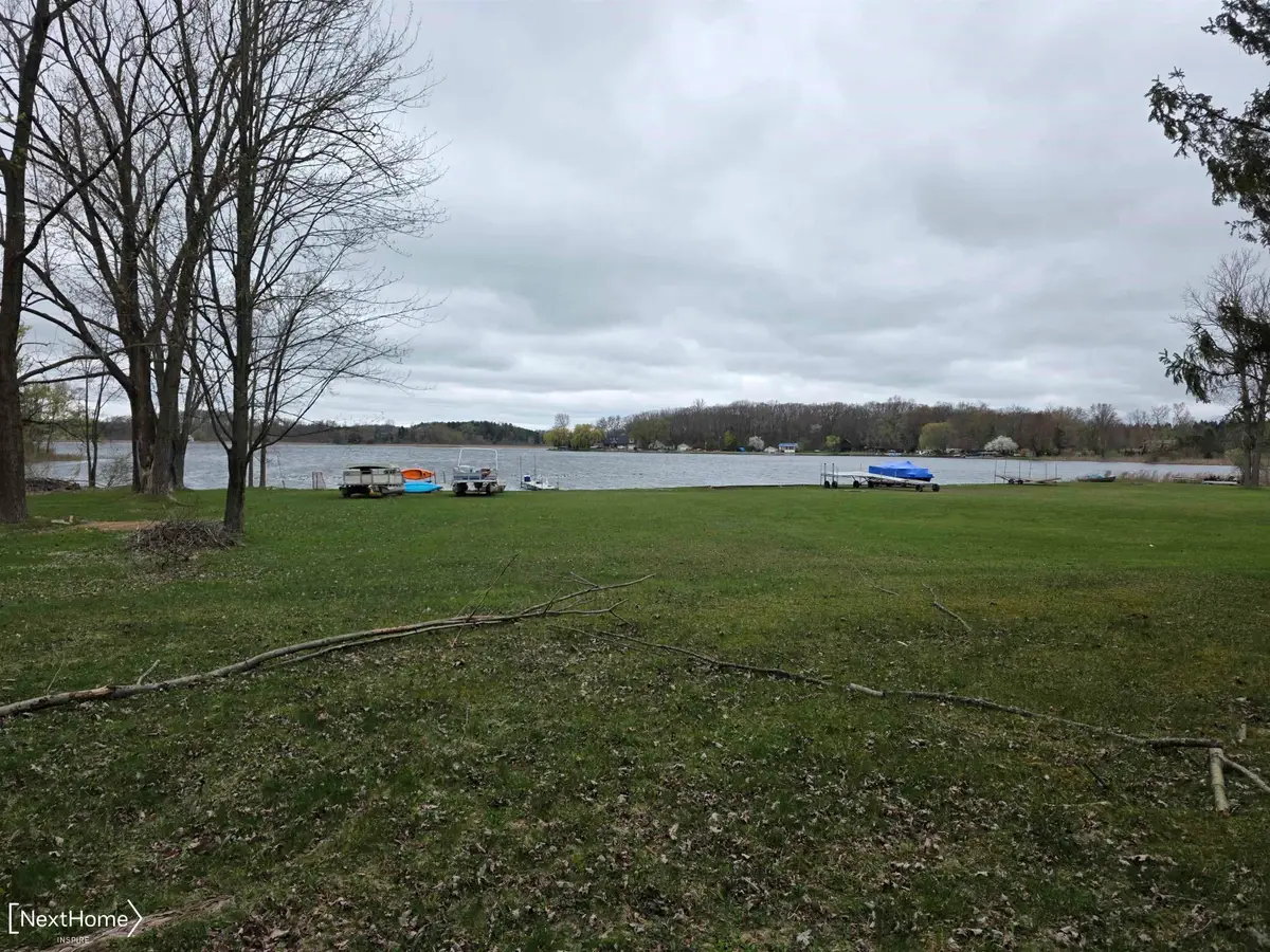 3760 Southwick DR, Howell, MI 48843 - #1