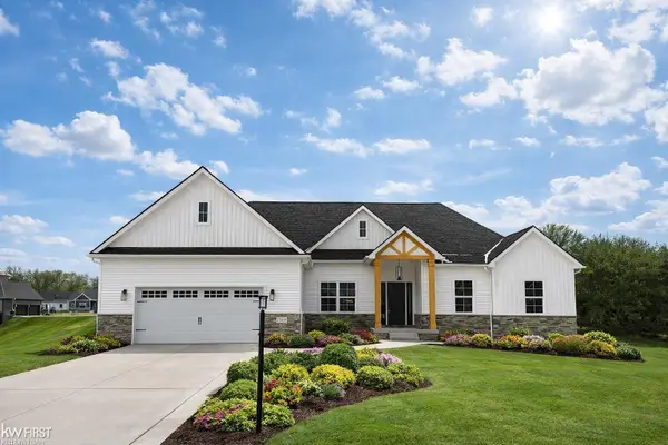 5311 Championship DR, Linden, MI 48451