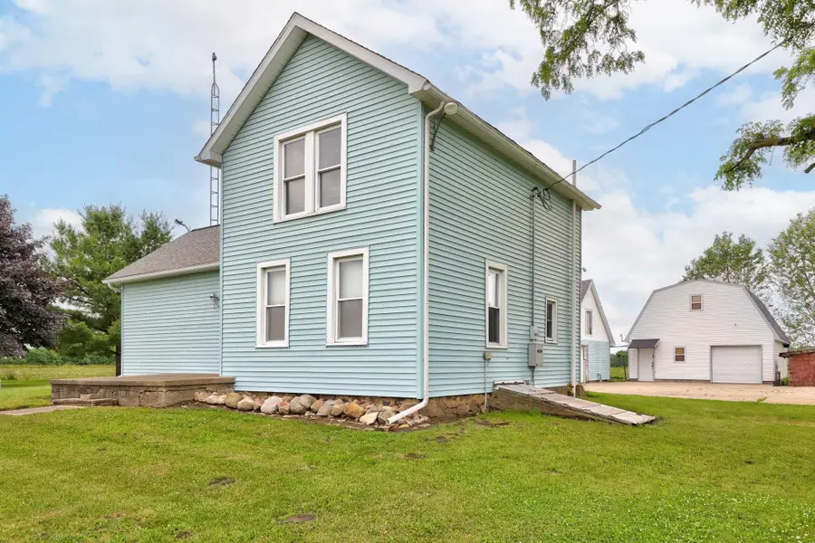 8075 Caine RD, Millington, MI 48746 - #3