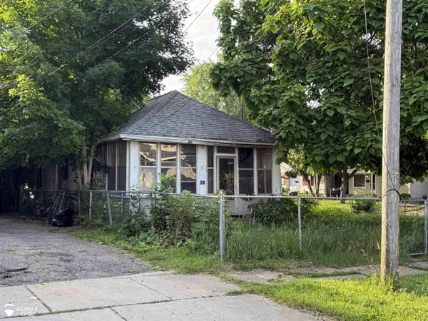 863 Tacken ST, Flint, MI 48532