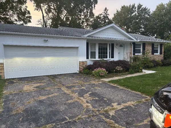 3288 Tall Oaks CT, Flint, MI 48532