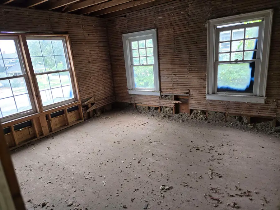 339 N Main ST, Lapeer, MI 48446 - #2
