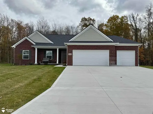 8182 Peninsula CIR, GrandBlanc, MI 48439