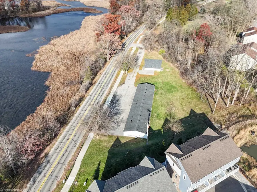 660 Flint RD, Brighton, MI 48116 - #2