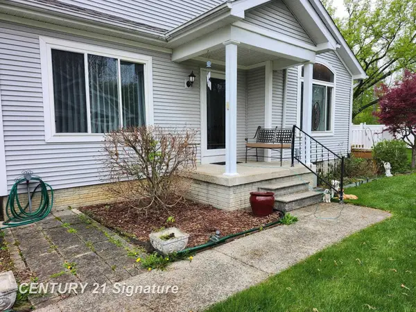 241 Aberdeen CT, Flushing, MI 48433