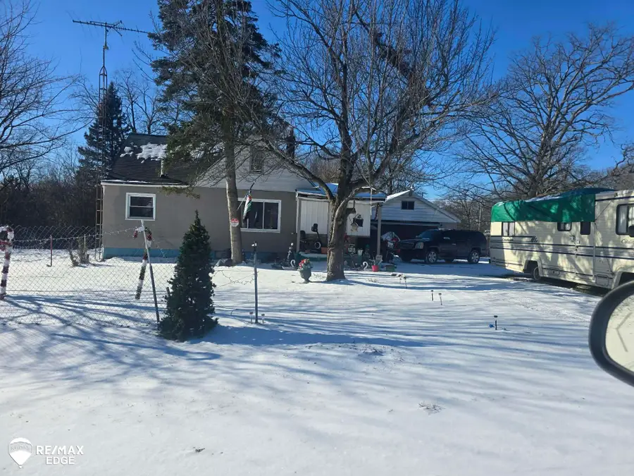 5261 Harvard ST, Flint, MI 48505 - #2