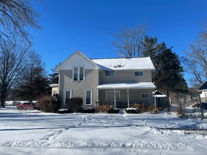 242 S East ST, Vassar, MI 48768 - #1