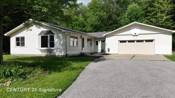 10293 Carr RD, StCharles, MI 48655