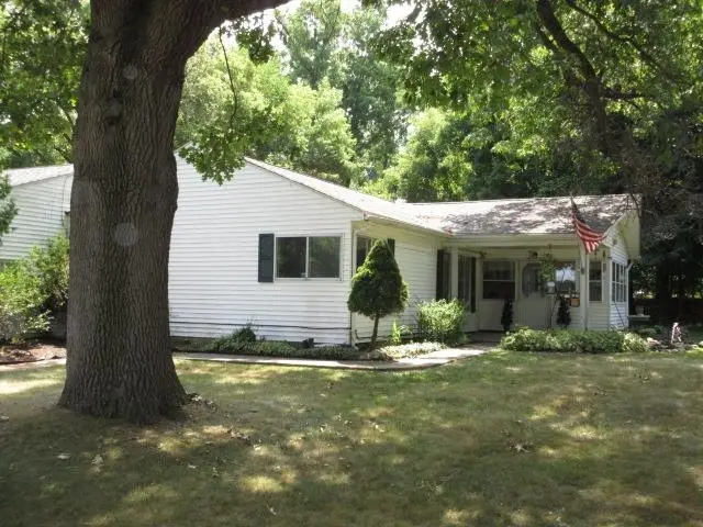 305 Furlong ST, Fenton, MI 48430 - #1