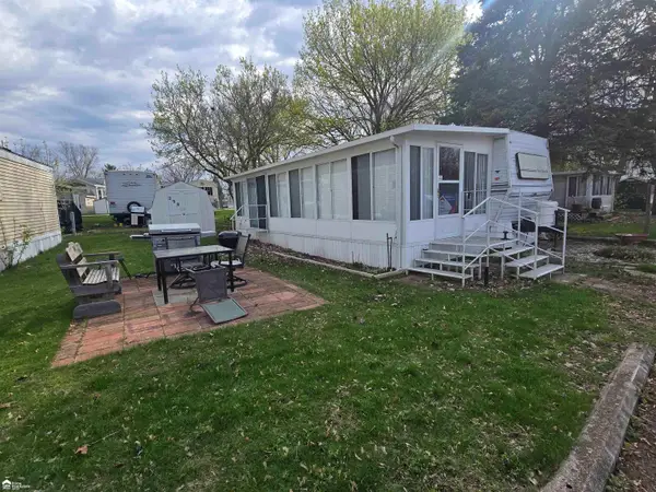 10001 E Goodall RD, Durand, MI 48429