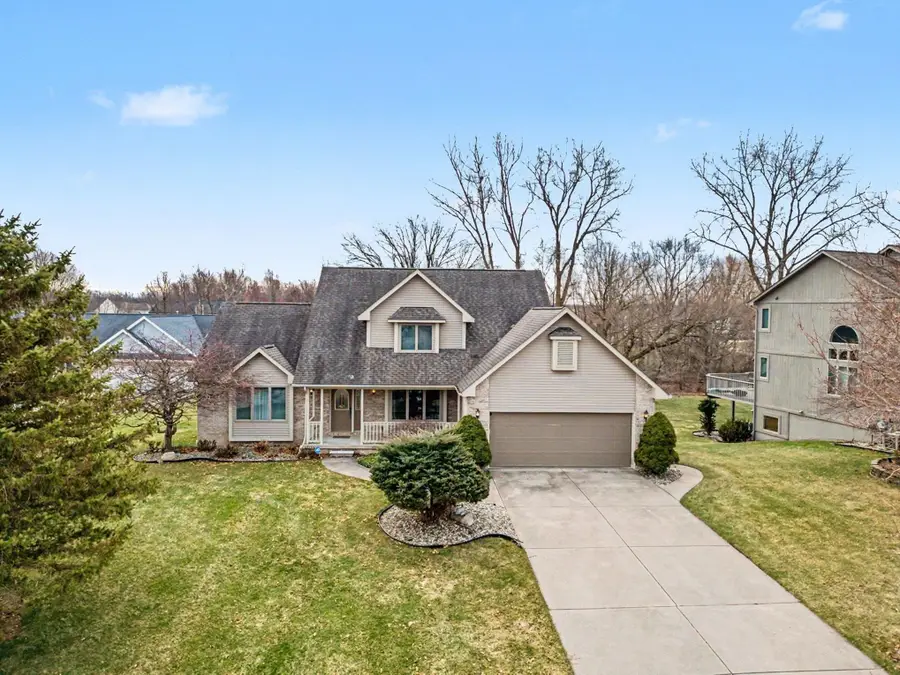 6131 Pine Creek CT, Grand Blanc, MI 48439 - #3