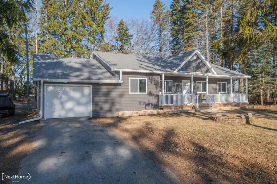229 N Water ST, Au Gres, MI 48703 - #2