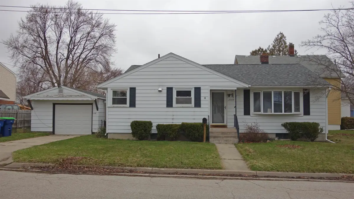 2009 16th ST, Bay City, MI 48708 - #1