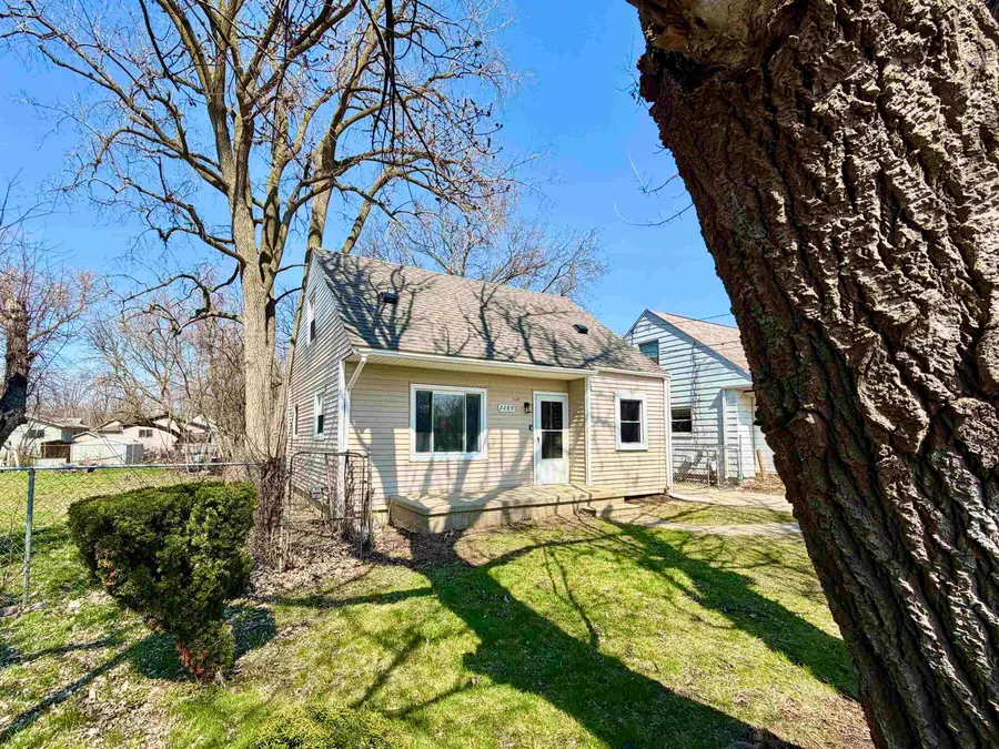 2289 Connell ST, Burton, MI 48529 - #2