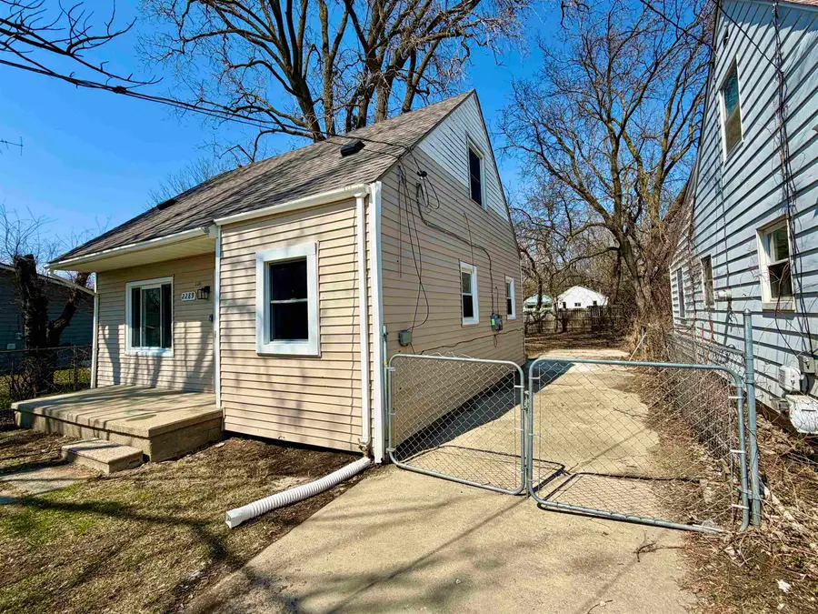 2289 Connell ST, Burton, MI 48529 - #3