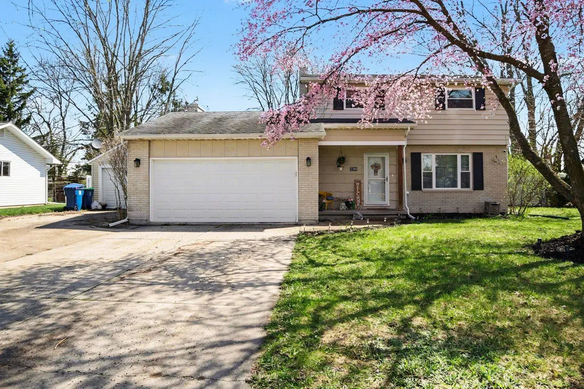 2740 Wexford DR, Saginaw, MI 48603 - #1