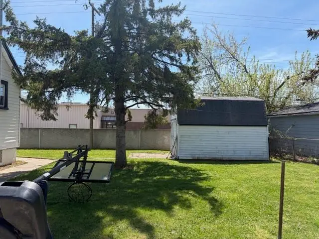 21186 Woodward ST, Clinton Township, MI 48035 - #3
