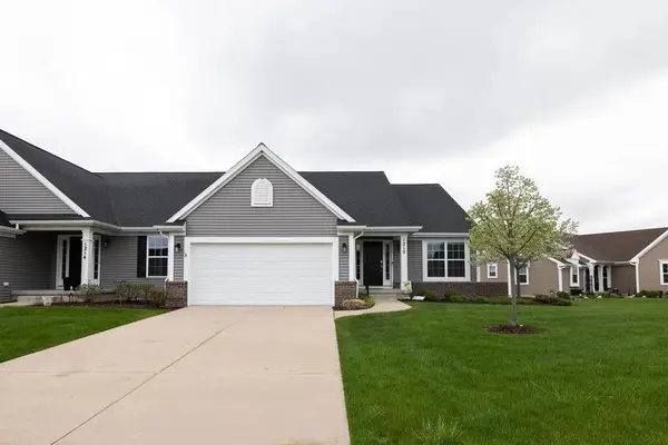 1212 Wineleaf LN, Dewitt, MI 48820